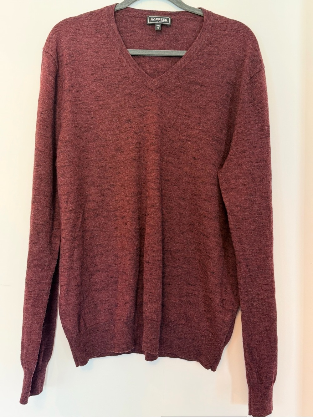 Express Men 100% Extra Fine Merino Wool V-Neck Sweater in Maroon Size XL